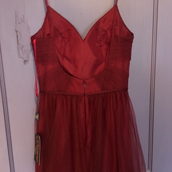 Terani Couture V-Neck Tulle Gown - Red NWT - Picture 5 of 5